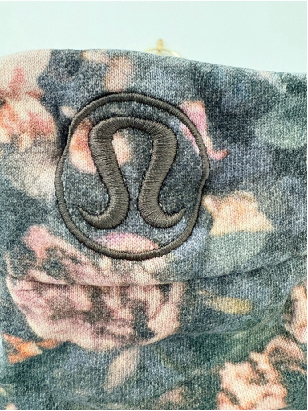 Lululemon Scuba Hoodie Light Cotton Fleece Sz 10 Frosted Rose Multi EUC - Picture 10 of 14
